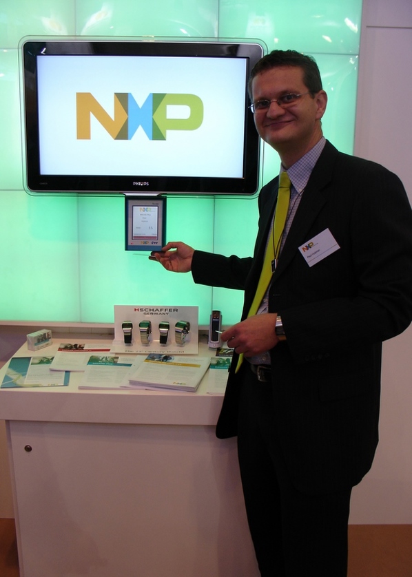 NXP s terminalom TA-400 na sejemu CARTES 2008 v Parizu