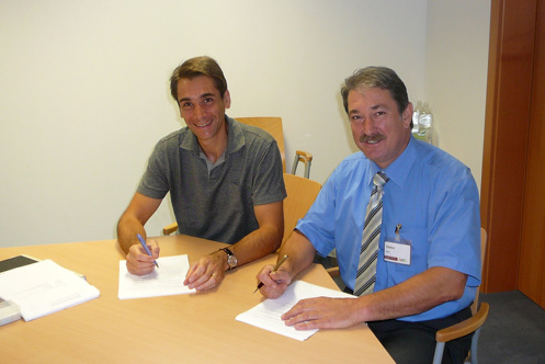 Podpis razvojne pogodbe NXP Semiconductors in Četrta pot