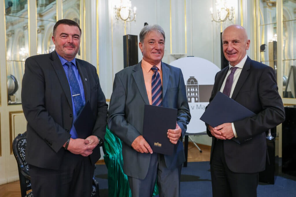 Novice - Prejeli smo svečano listino Univerze v Mariboru