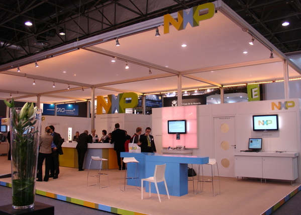 NXP s terminalom TA-400 na sejemu CARTES 2008 v Parizu